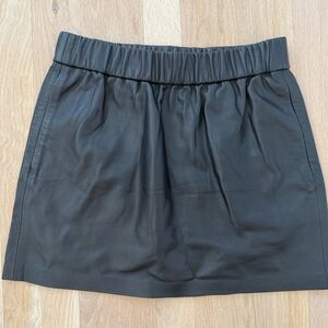 FRAME black leather mini skirt with POCKETS! Elastic waist slide on! XS